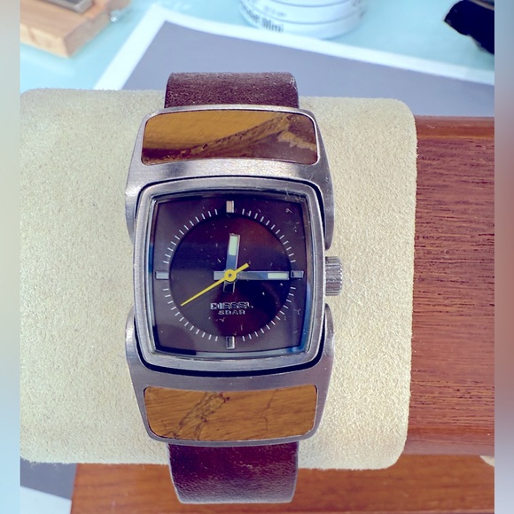 Diesel Watch DZ5039 brown leather band unique case new battery - Picture 1 of 7